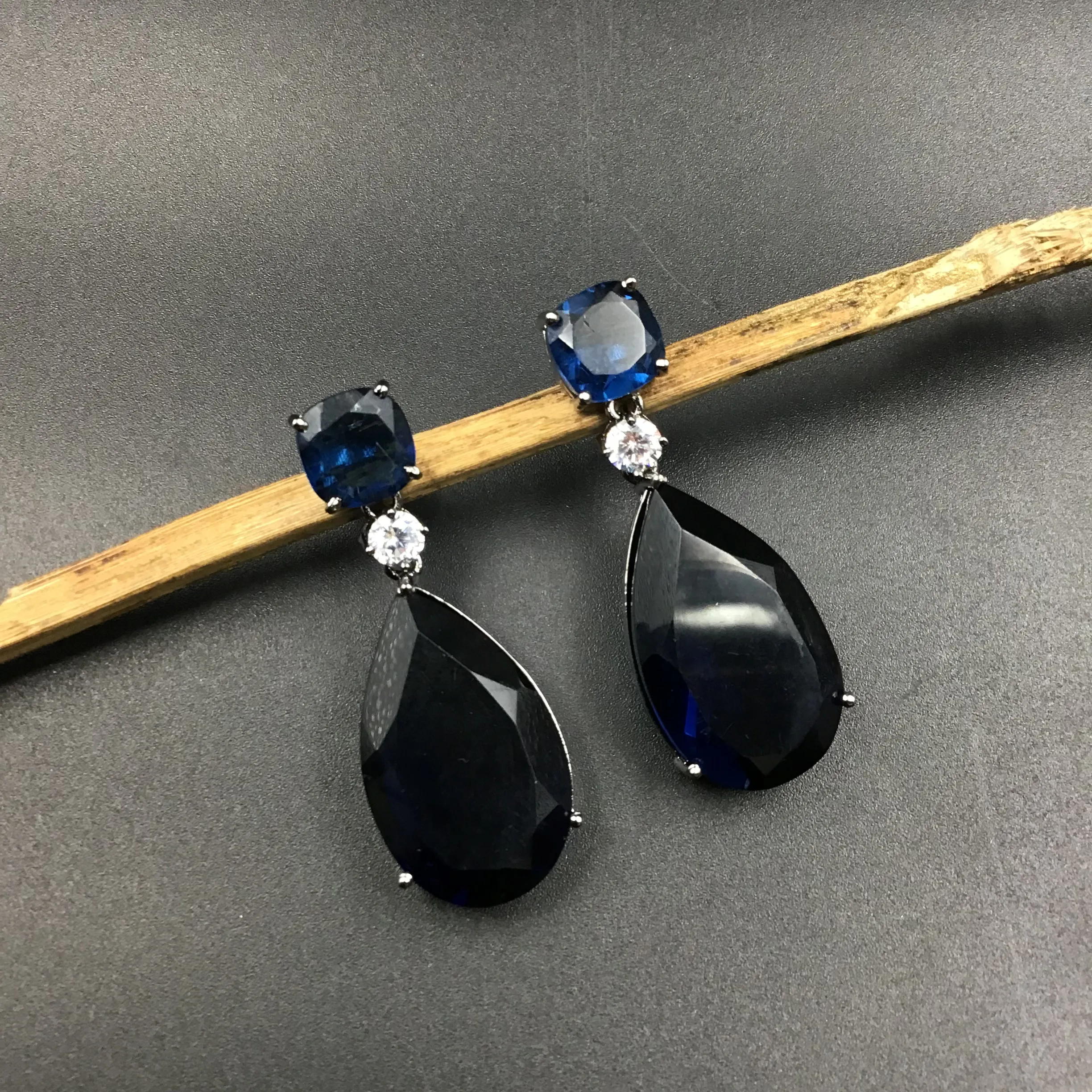 Danglers Zircon/AD Earring 6056-08
