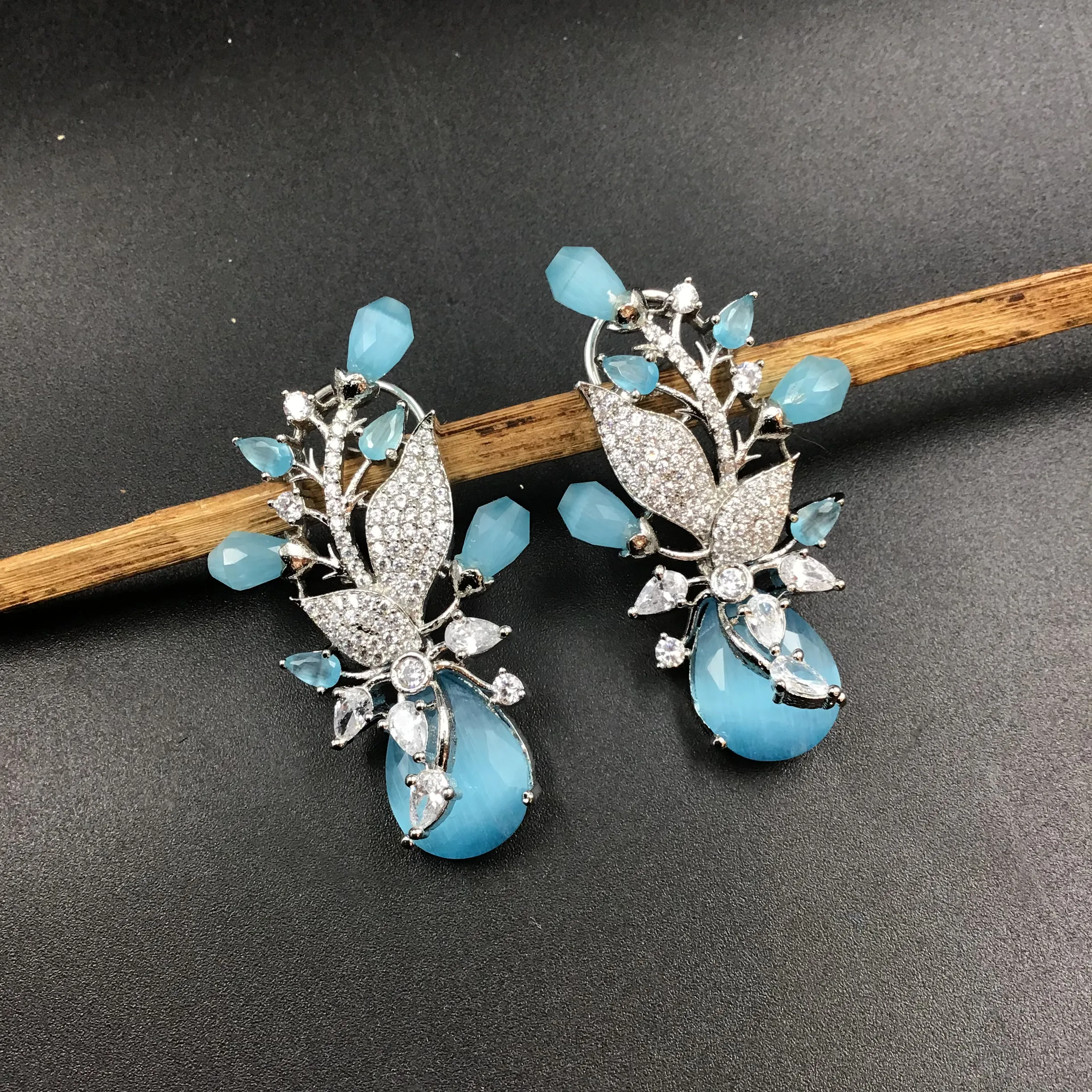 Light Earring Zircon/AD Earring 6682-28