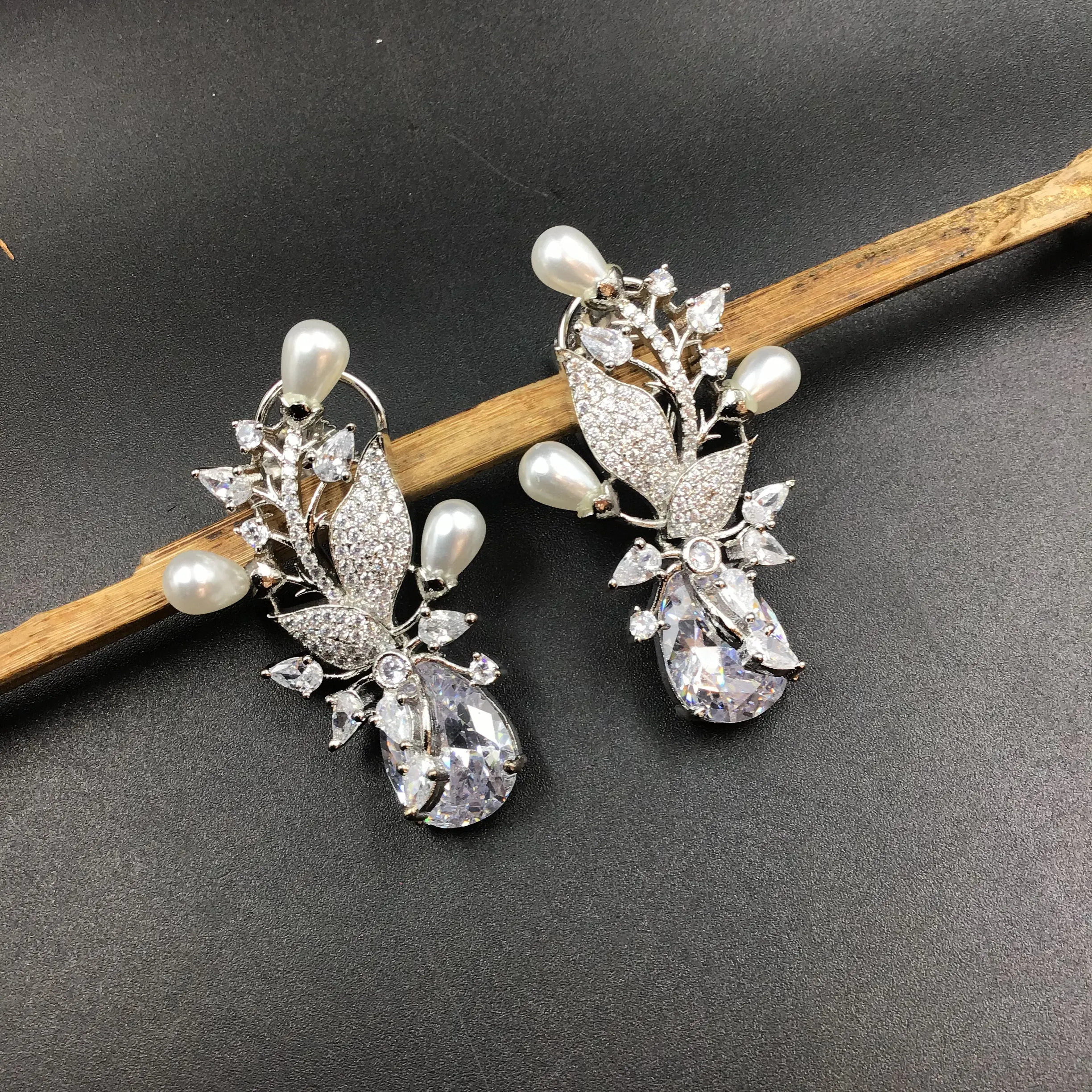 Light Earring Zircon/AD Earring 6682-28