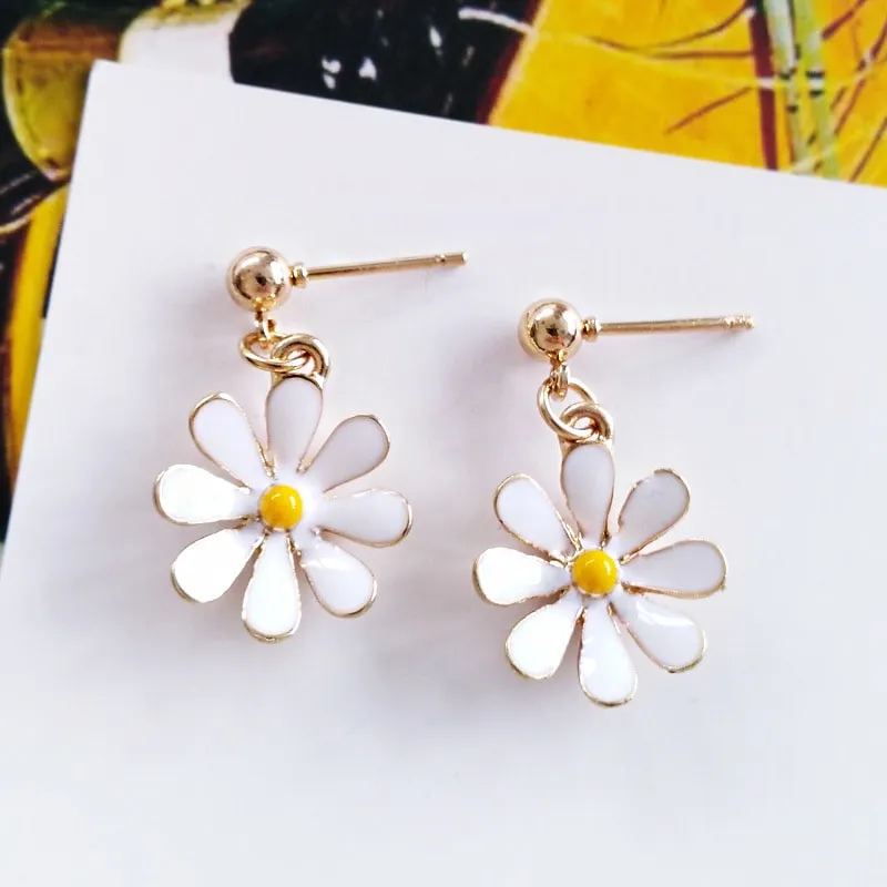 Small Daisy Flower Earrings