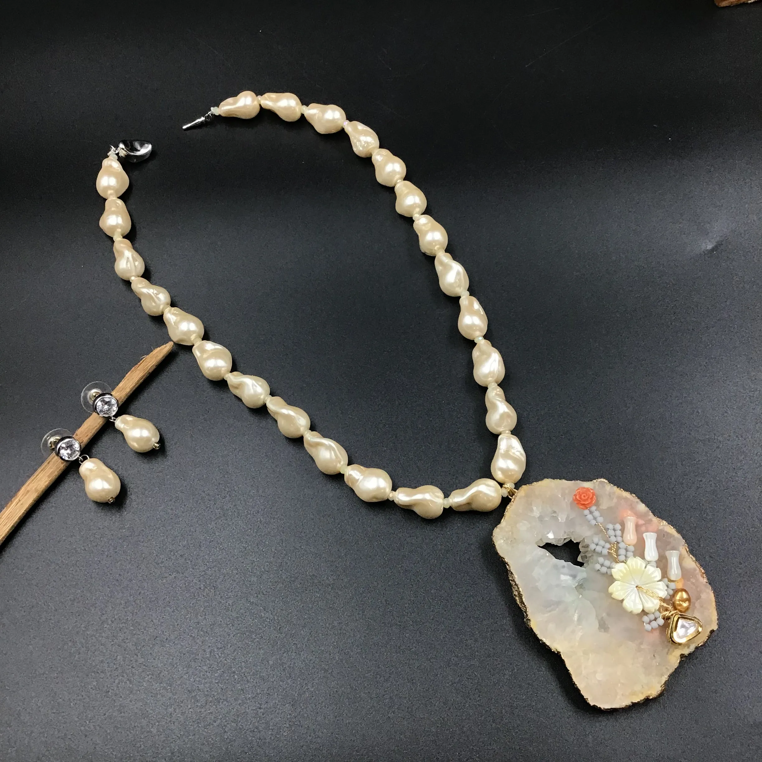 Stylish Pendant Set 3483-68