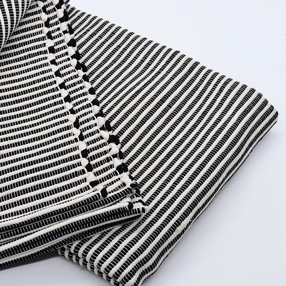 Tapis artisanal rayé Noir & Blanc 200x140